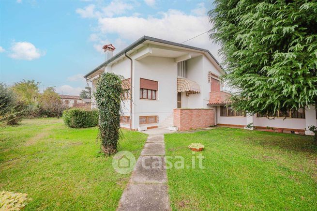 Villa in residenziale in Largo Luigi Galvani 13