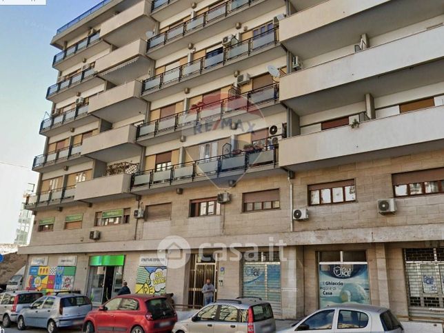 Ufficio in commerciale in Via Francesco Crispi 133