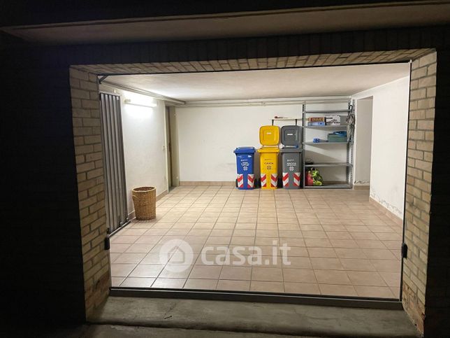 Garage/posto auto in residenziale in Viale Giuseppe Verdi