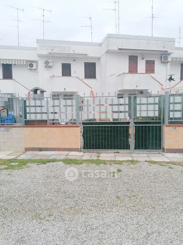 Villetta a schiera in residenziale in Viale Principato di Monaco 112