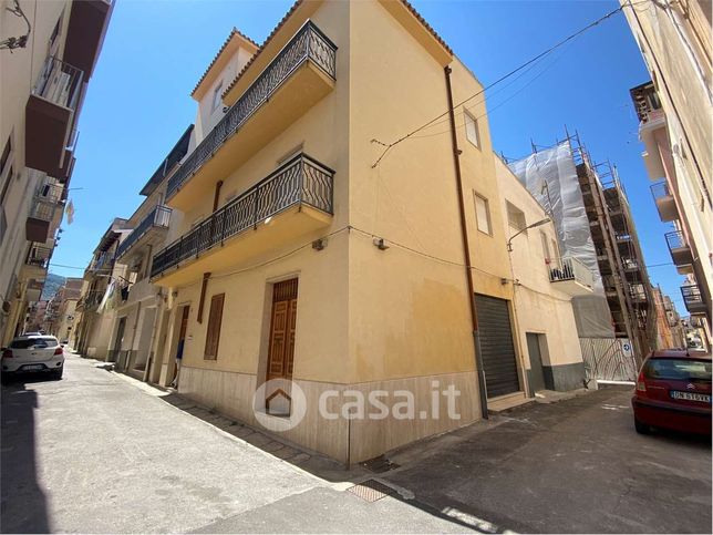 Casa indipendente in residenziale in