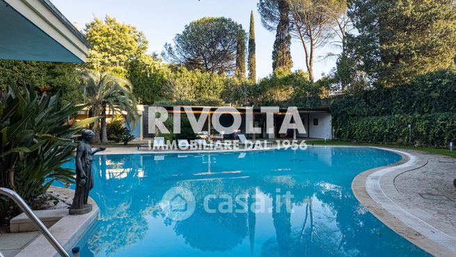 Villa in residenziale in Via Lamberto Vignoli