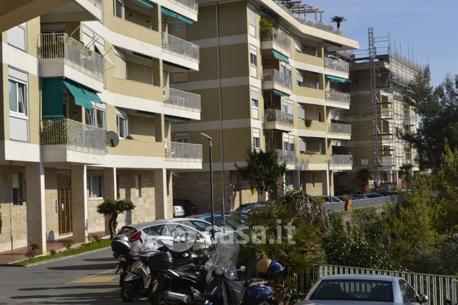 Appartamento in residenziale in Via Martin Piaggio 48