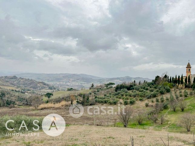 Terreno agricolo in commerciale in 