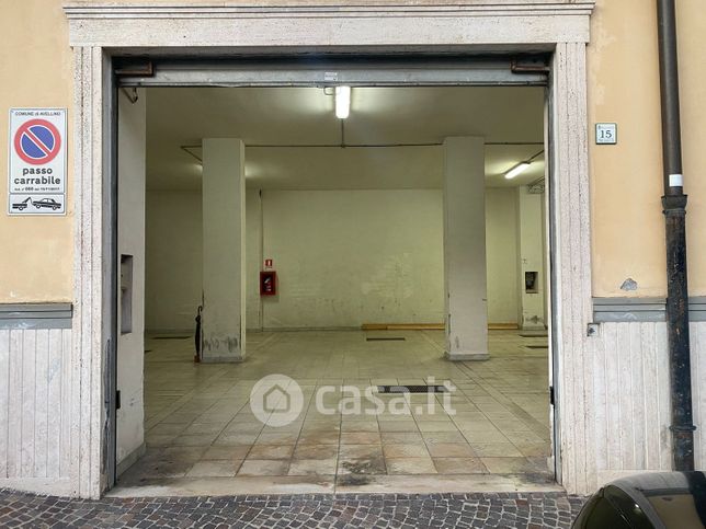 Box/posto auto in residenziale in Via Madonna de la Salette