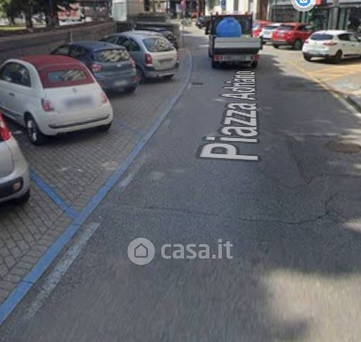 Box/posto auto in residenziale in Piazza Adriano