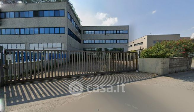 Capannone in commerciale in Via Statale