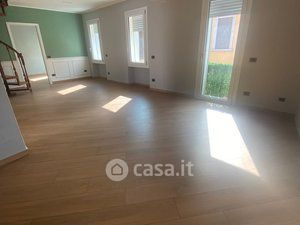 Casa indipendente in residenziale in Via Senatore Giovanni Marcora