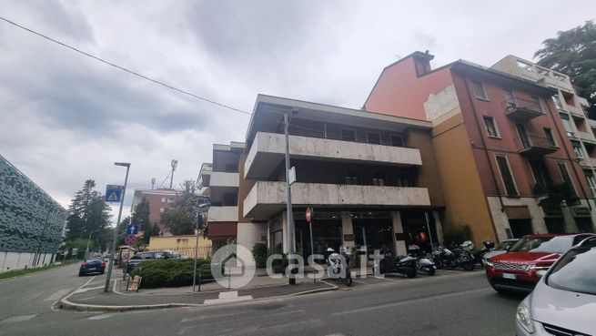 Ufficio in commerciale in Via Sempione 2