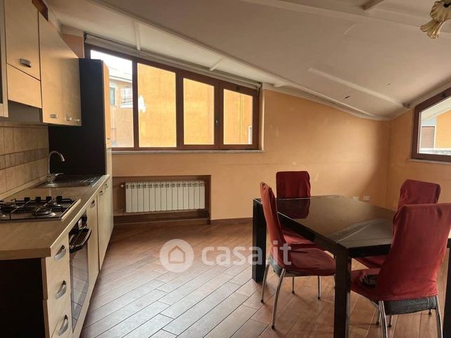 Appartamento in residenziale in Via Lombardia