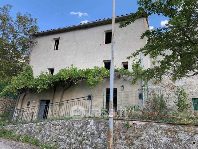 Casa indipendente in residenziale in 