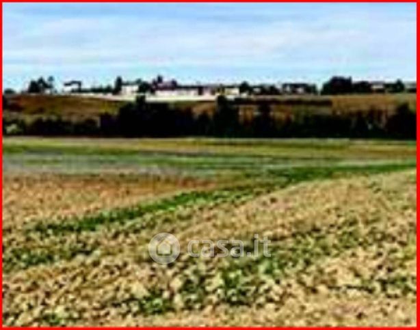 Terreno edificabile in residenziale in Autostrada dei Vini