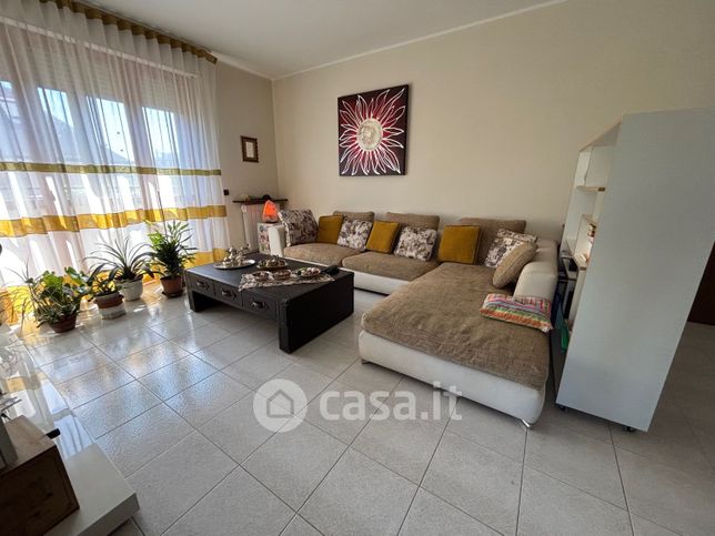Appartamento in residenziale in Viale Vittorio Alfieri 26
