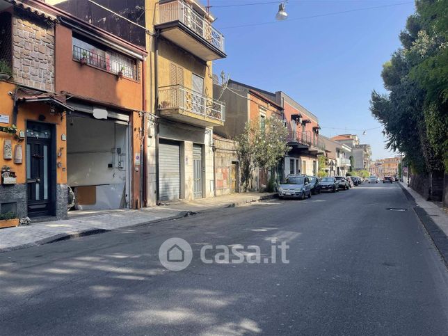 Box/posto auto in residenziale in Via Duca d'Aosta 76