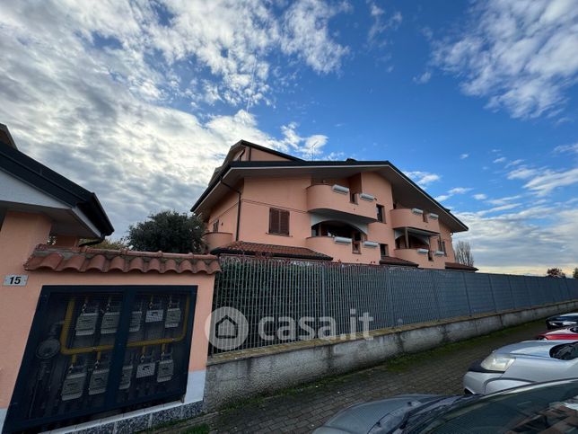 Attico/mansarda in residenziale in Via Monte Grappa 15