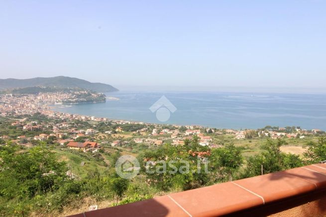 Appartamento in residenziale in Via Antonio de Curtis 40