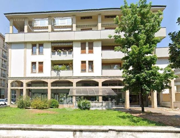 Box/posto auto in residenziale in Piazza Don Luigi Sturzo