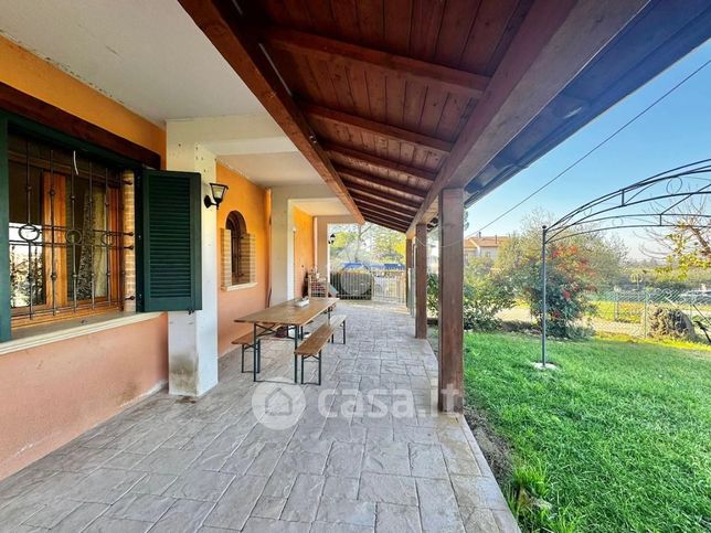 Casa bi/trifamiliare in residenziale in Via Romana 68