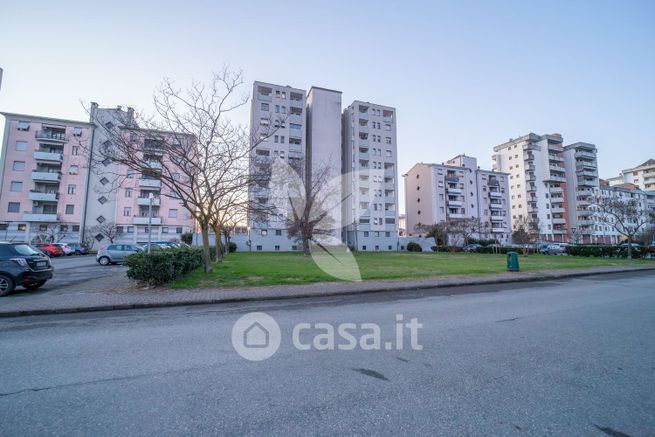 Appartamento in residenziale in Piazza Meir Golda