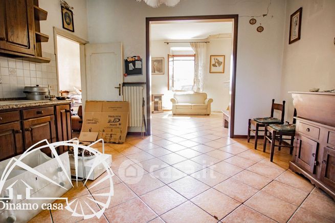 Casa indipendente in residenziale in 
