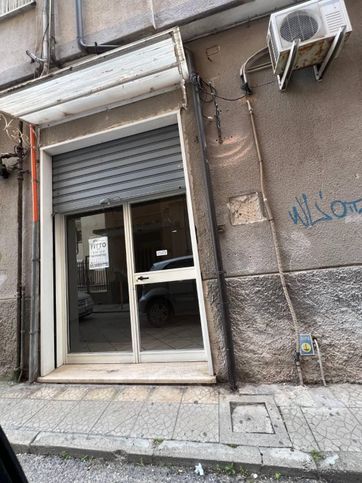 Box/posto auto in residenziale in Via Mastrangelo 6
