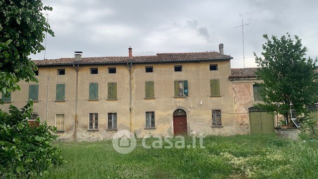 Casa indipendente in residenziale in 