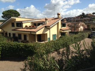 Villa in residenziale in Via Cornelio Nepote