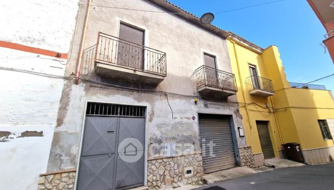 Casa indipendente in residenziale in Via Luigi Settembrini