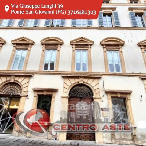 Ufficio in commerciale in Via Benedetto Cairoli