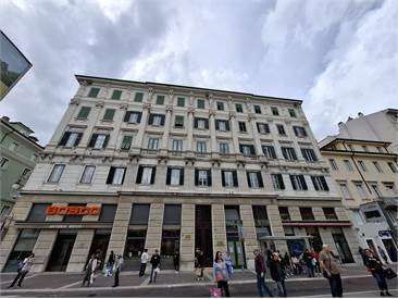 Ufficio in commerciale in Piazza Carlo Goldoni 10