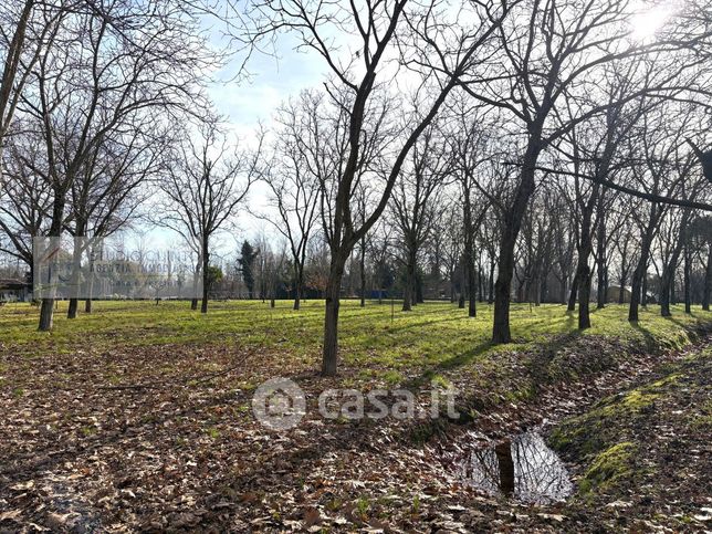 Terreno agricolo in commerciale in 