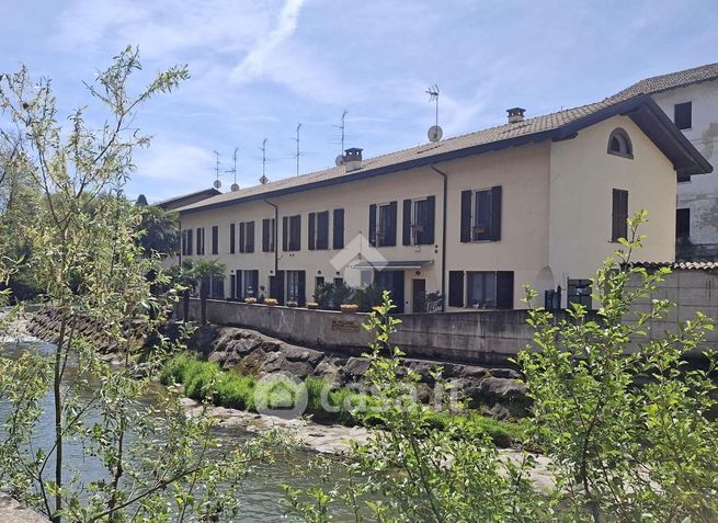 Casa bi/trifamiliare in residenziale in Via Isonzo 3