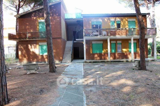Villetta a schiera in residenziale in Via Axia 21