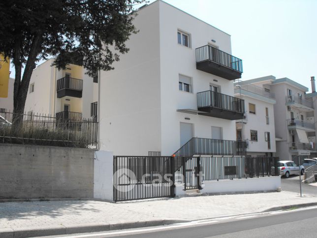 Appartamento in residenziale in Via Montescaglioso 15