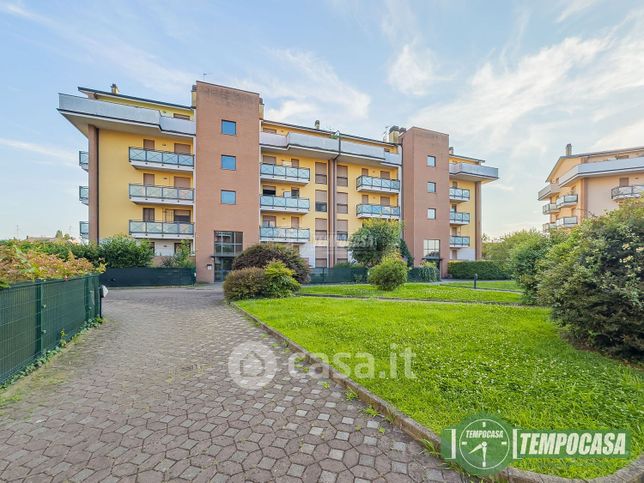 Appartamento in residenziale in Via Lago Gerundo 20