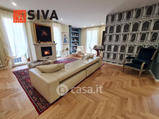 Casa indipendente in residenziale in Via Vallona 9