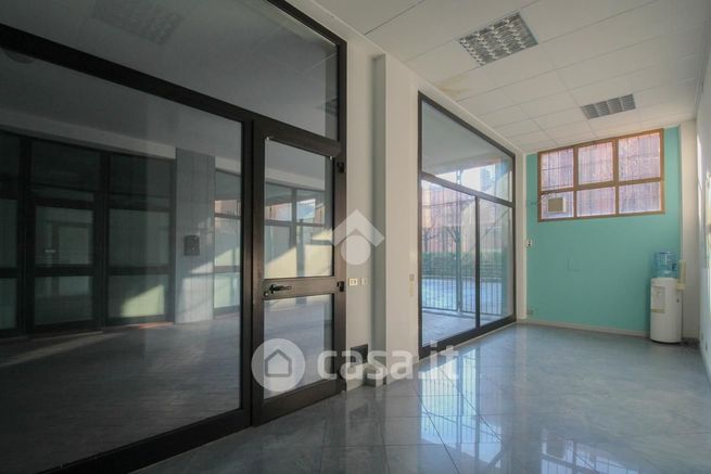 Ufficio in commerciale in Via Stazione