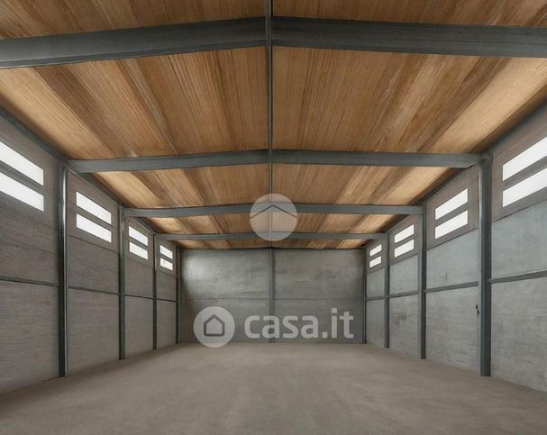 Capannone in commerciale in Via Milano 1