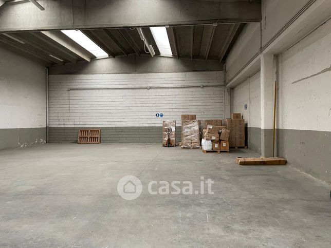 Capannone in commerciale in Viale Rimembranze