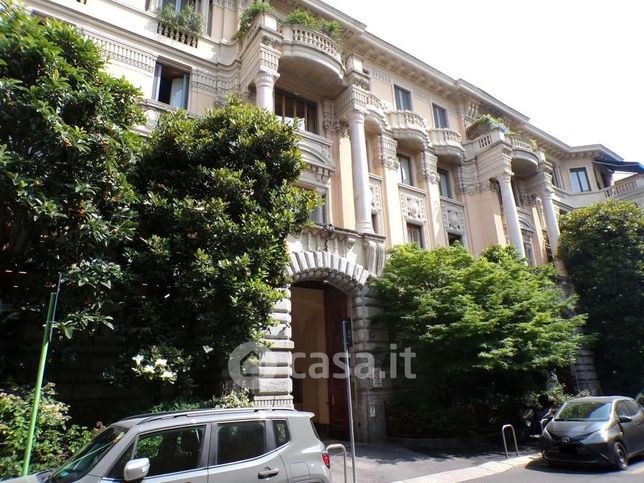 Ufficio in commerciale in Via Passione