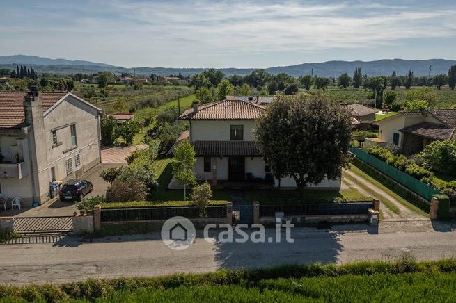 Casa indipendente in residenziale in Via della Chiona 15