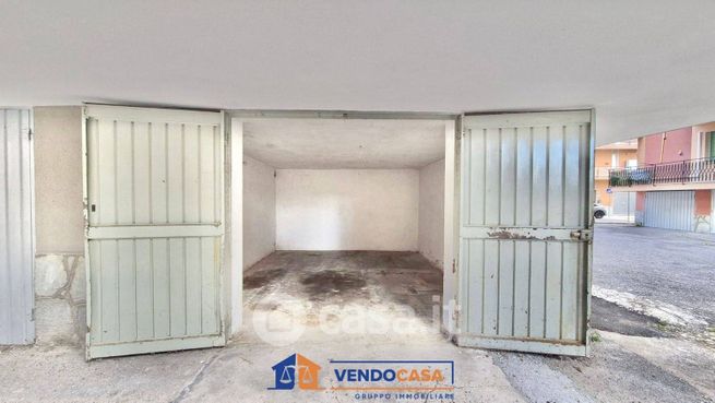 Box/posto auto in residenziale in Via Bologna