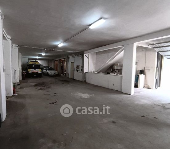 Box/posto auto in residenziale in Via Lisciano 32 Loc