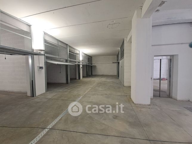 Box/posto auto in residenziale in Via di Morena 137