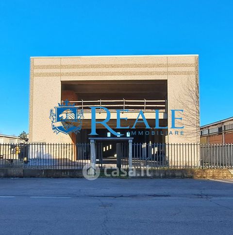 Capannone in commerciale in Via machalet