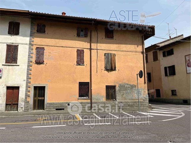 Garage/posto auto in residenziale in Via Don Giuseppe Ronchetti 1