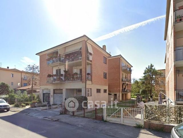 Box/posto auto in residenziale in Via Pietro Maroncelli