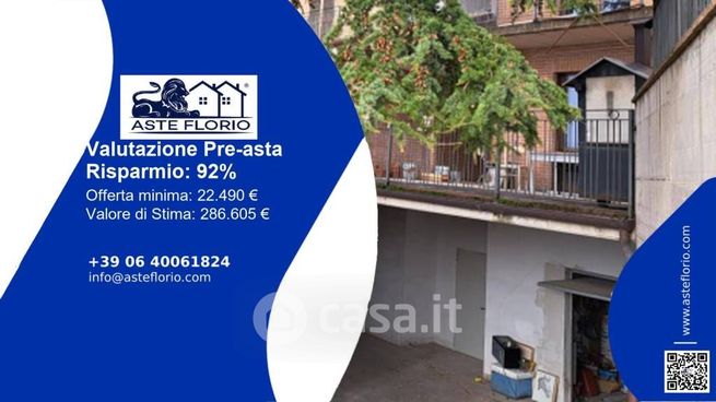 Box/posto auto in residenziale in Via delle Grotte