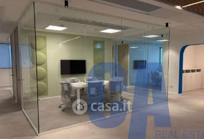 Ufficio in commerciale in 