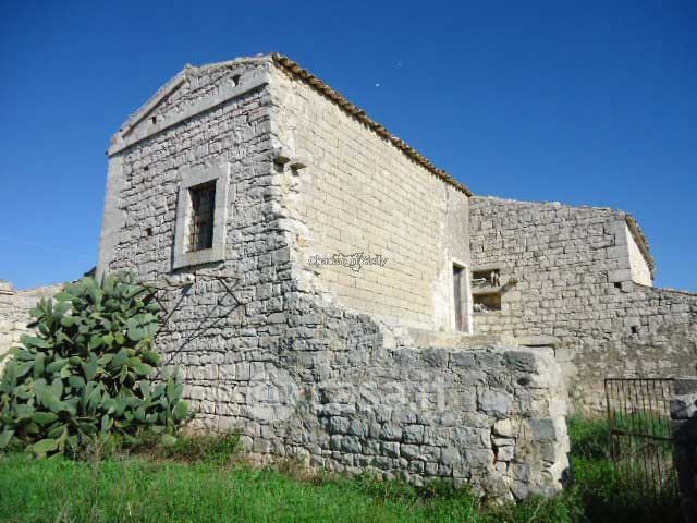 Rustico/casale in residenziale in Via Sorda Sampieri